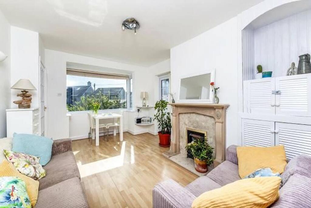 Sunrise! ~ 2 Bedrooms, Garden, Parking, Sea Views St. Ives Exterior foto