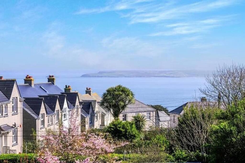 Sunrise! ~ 2 Bedrooms, Garden, Parking, Sea Views St. Ives Exterior foto