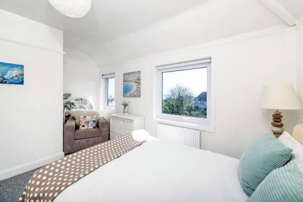 Sunrise! ~ 2 Bedrooms, Garden, Parking, Sea Views St. Ives Exterior foto