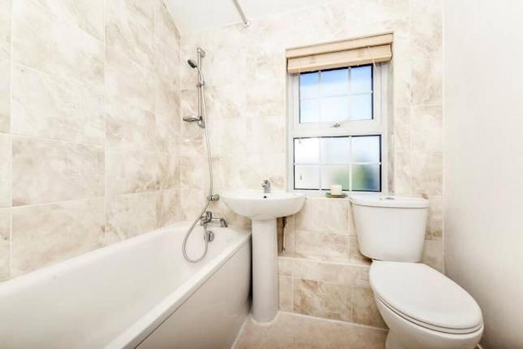 Sunrise! ~ 2 Bedrooms, Garden, Parking, Sea Views St. Ives Exterior foto