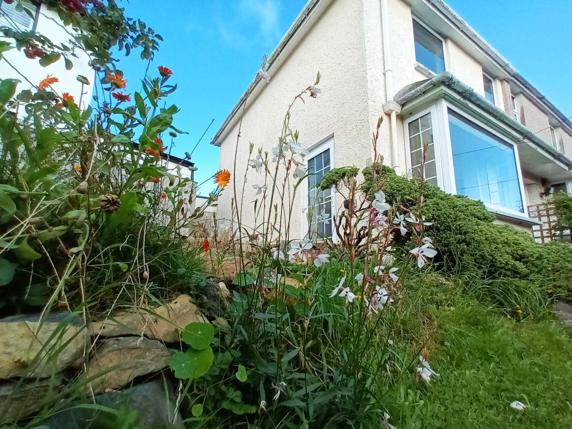 Sunrise! ~ 2 Bedrooms, Garden, Parking, Sea Views St. Ives Exterior foto