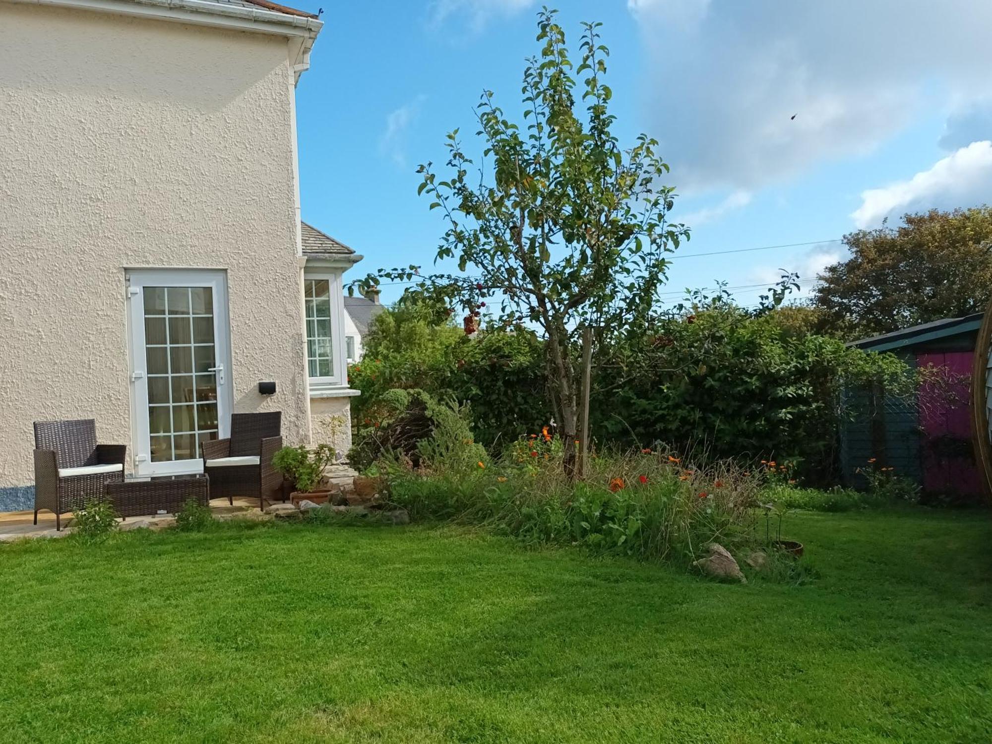 Sunrise! ~ 2 Bedrooms, Garden, Parking, Sea Views St. Ives Exterior foto